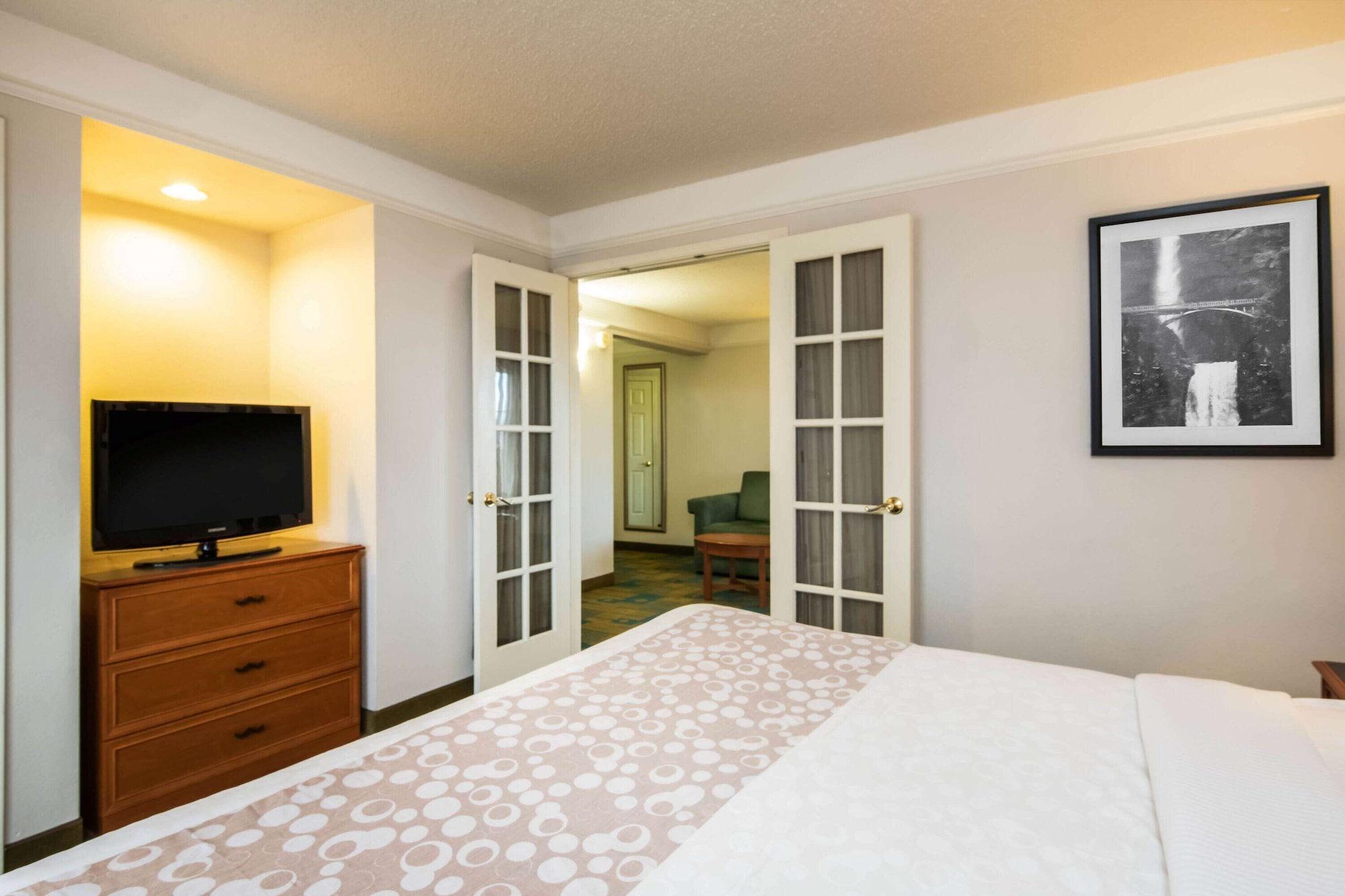 La Quinta By Wyndham Colorado Springs South Airport Hotel Ngoại thất bức ảnh